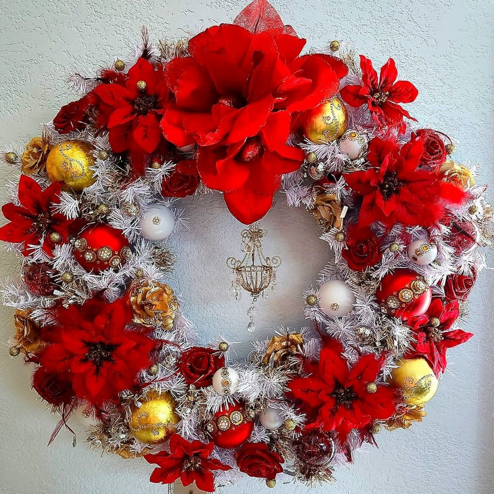 STUNNINGLY BEAUTIFUL NEW 30"HANDMADE LIGHTED GOLD, RED, & WHITE CHRISTMAS WREATH